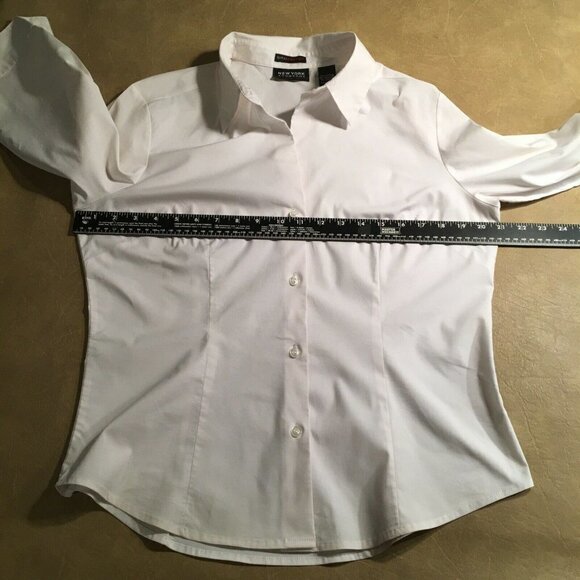 NEW YORK & COMPANY “City Stretch” Fitted STRETCH Blouse, WHITE, NWOT, Size Large - Picture 4 of 8
